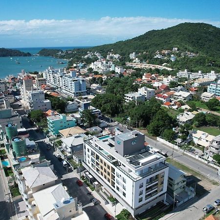 Adra 301 - Apartamento No Centro De Bombinhas - Rooftop Com Piscina E Academia - A Poucos Metros Da Praia - Luaran gambar