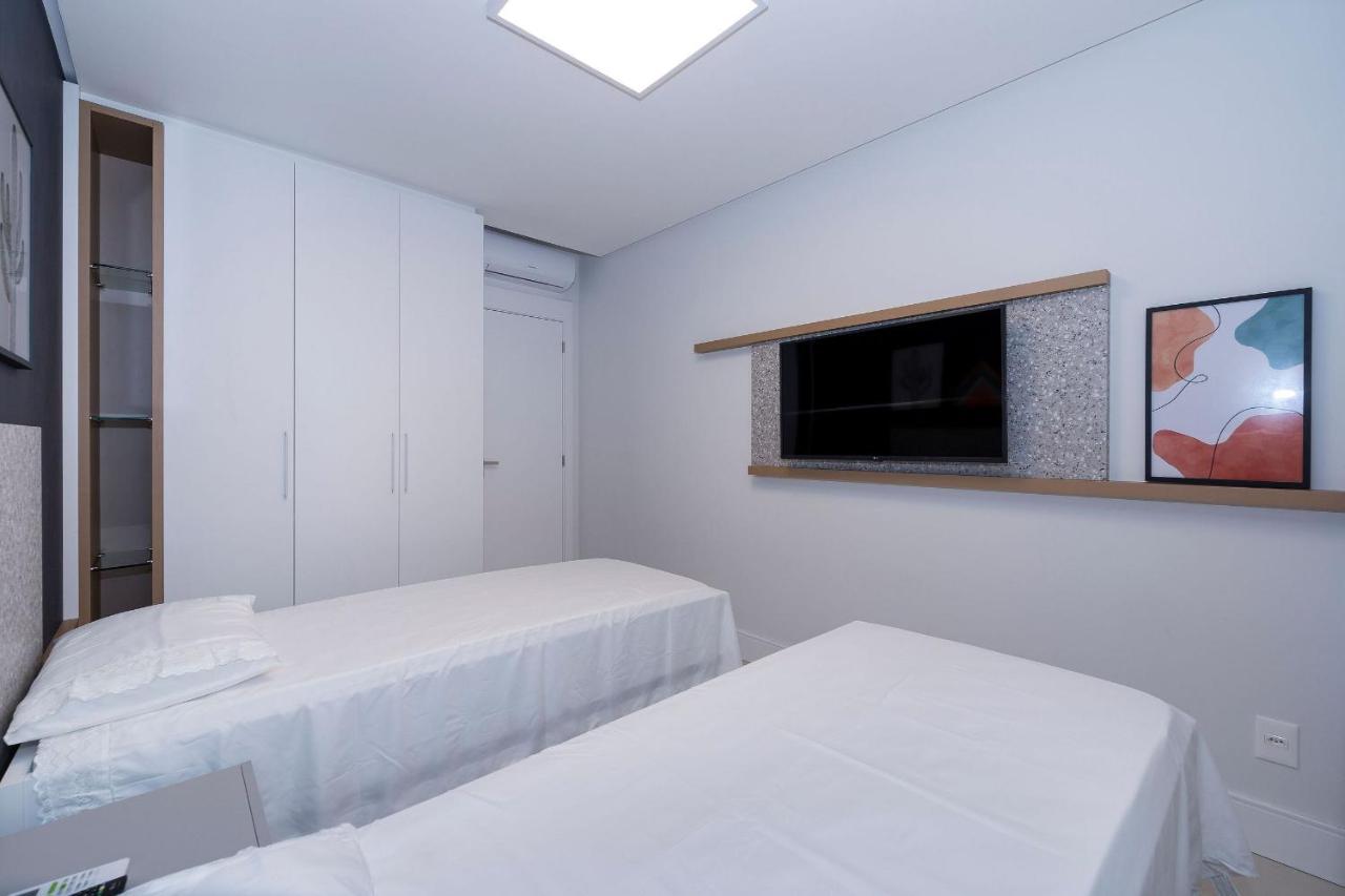 Adra 301 - Apartamento No Centro De Bombinhas - Rooftop Com Piscina E Academia - A Poucos Metros Da Praia - Luaran gambar