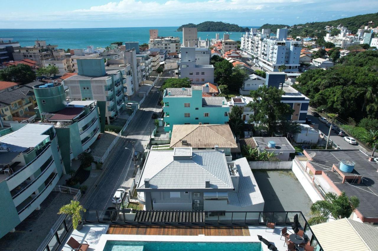 Adra 301 - Apartamento No Centro De Bombinhas - Rooftop Com Piscina E Academia - A Poucos Metros Da Praia - Luaran gambar